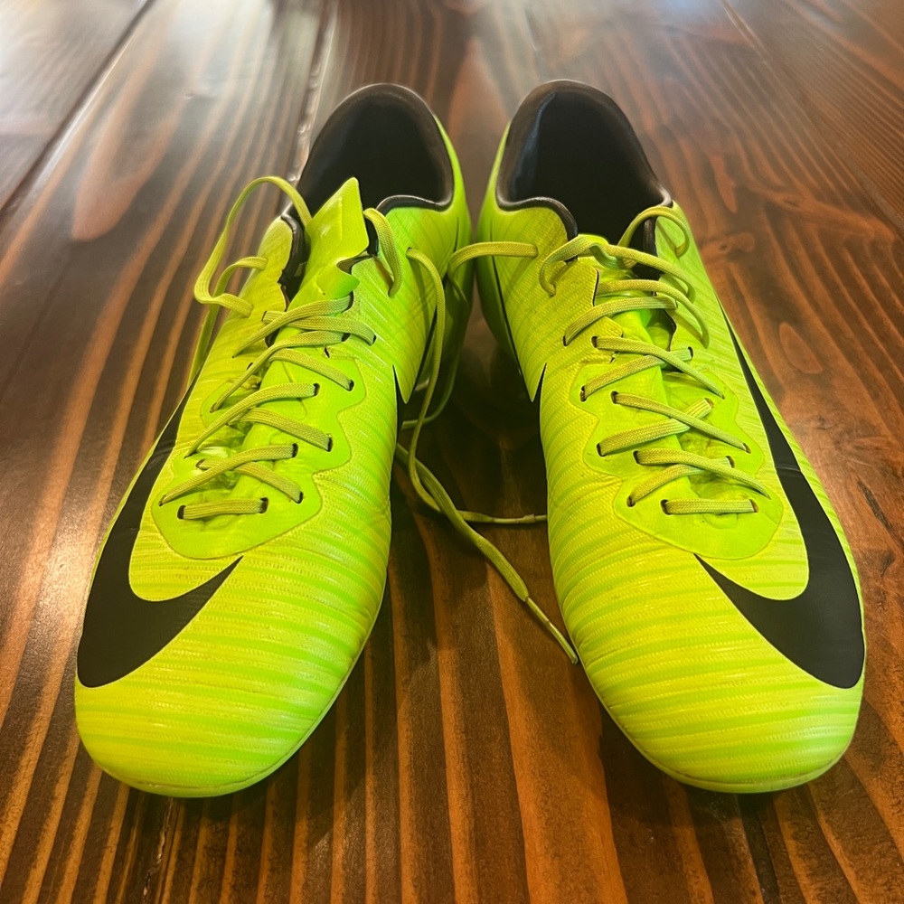 Nike Vapor Mercurial size 3.5Y cleats